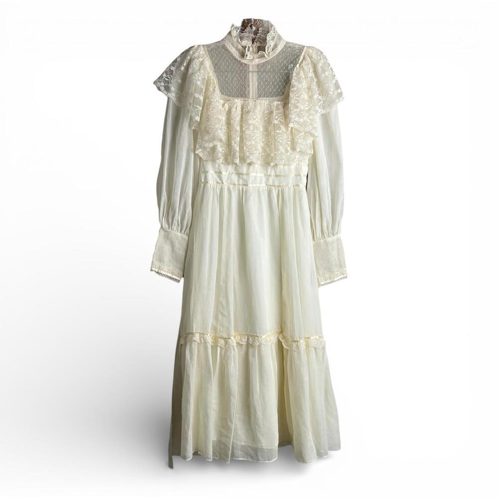 Vintage 70s Ivory Lace Long Sleeve Ruffle Dress